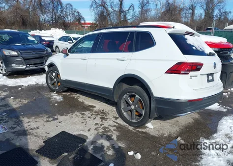 2020 Volkswagen Tiguan 2.0T Se/2.0T Se R-Line Black/2.0T Sel z USA, uszkodzony, nr VIN 3VV2B7AX5LM044053